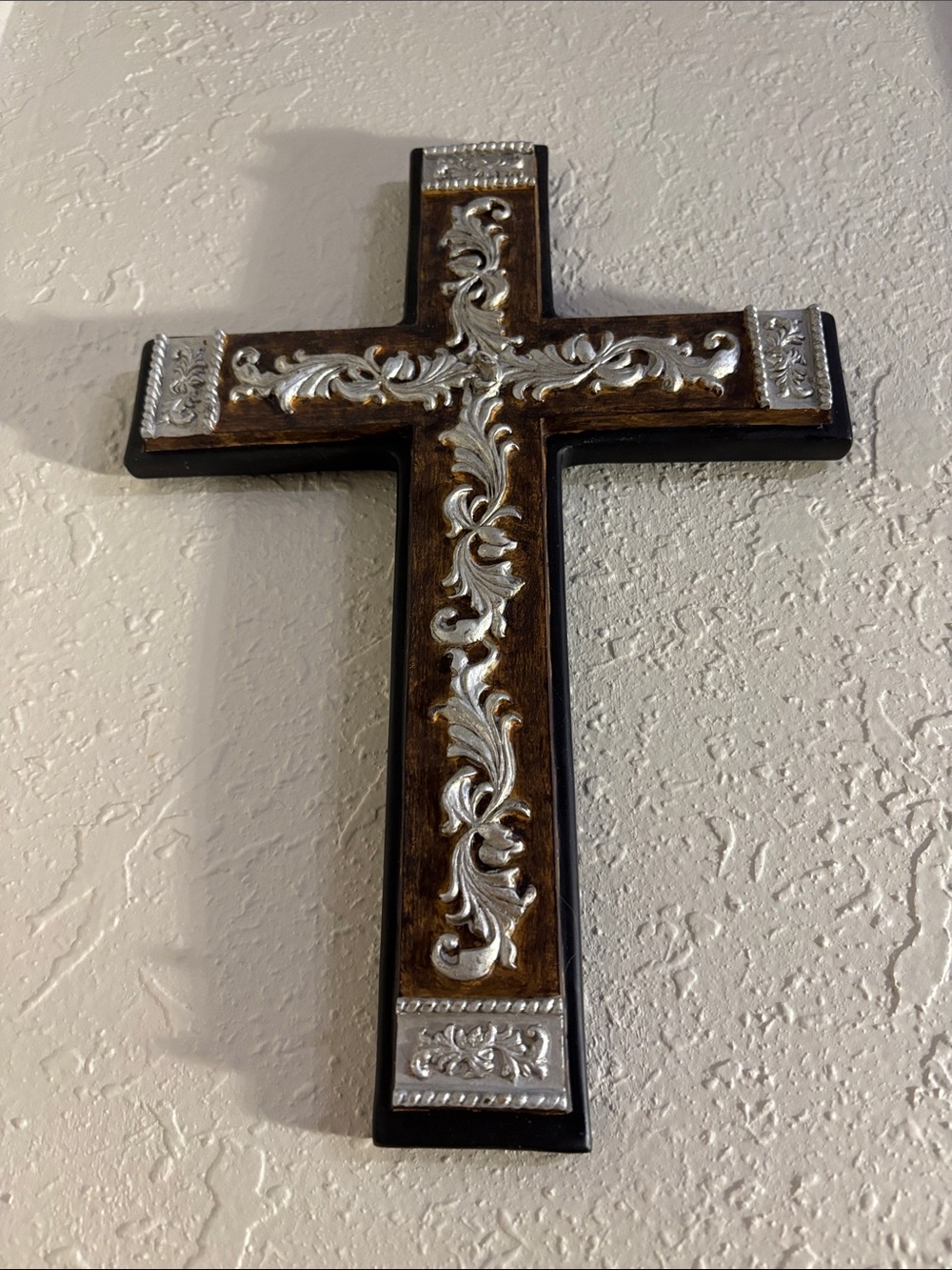 Demdaco Brown and Silver Ornate Wall Cross - Picture 6 of 9